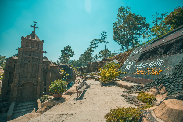 Nha Trang - Hon Lao – I-Resort Hot Springs - VinWonders - Da Lat - Tam Trinh Coffee - Puppy Farm - Clay Tunnel