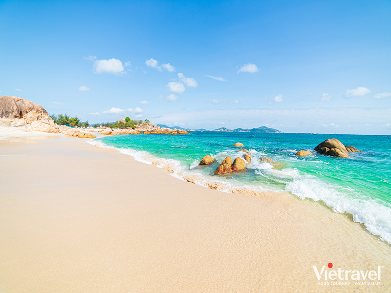 Nha Trang - Phu Yen: Doc Let - Ganh Da Dia - Mui Dien - Nghinh Phong Tower - VinWonders Nha Trang