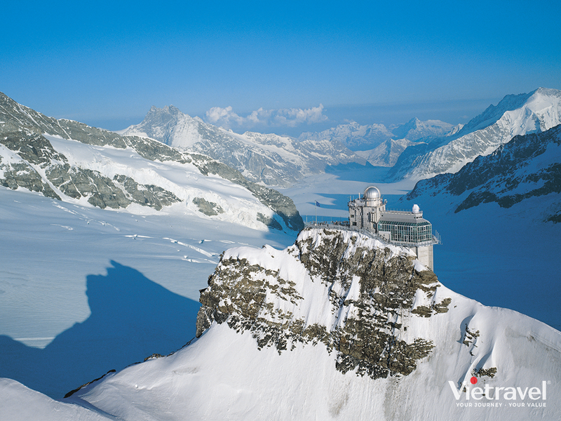 Switzerland (conquering the roof of Europe – Jungfraujoch and a famous Swiss scenic train experience)