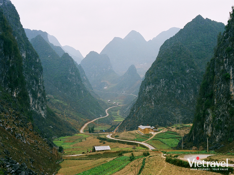 Northeast – Echoes of the Stone Land: Ha Giang – Then Pa Village – 5-Star Resort & Tay Wedding Experience – Free Nho Que River Cruise