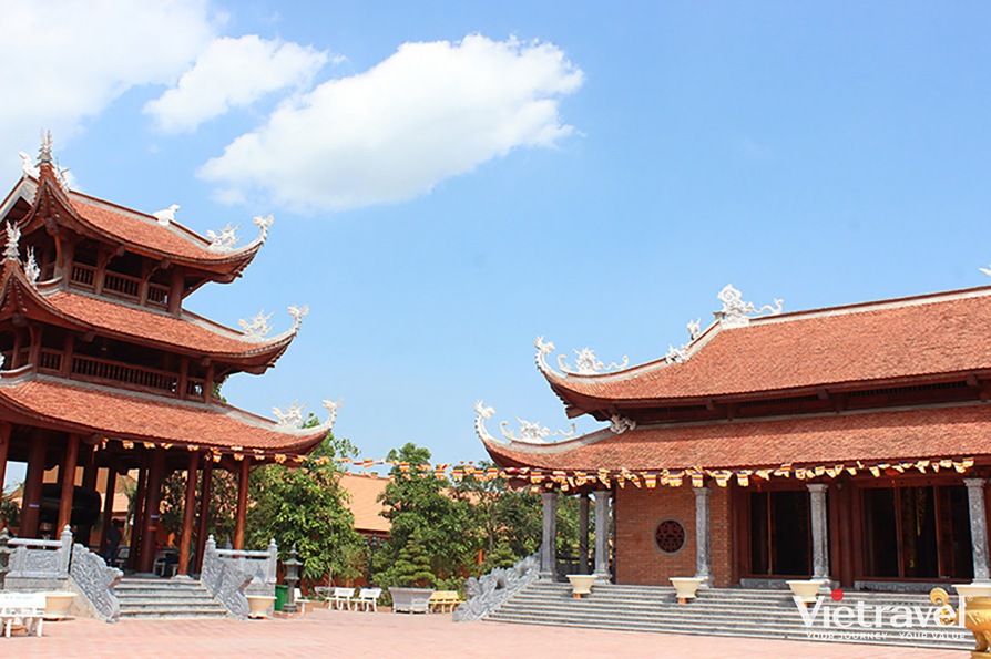 Chau Doc – Ba Chua Xu Temple – Tra Su Mangrove Forest – Ha Tien – Rach Gia – Can Tho