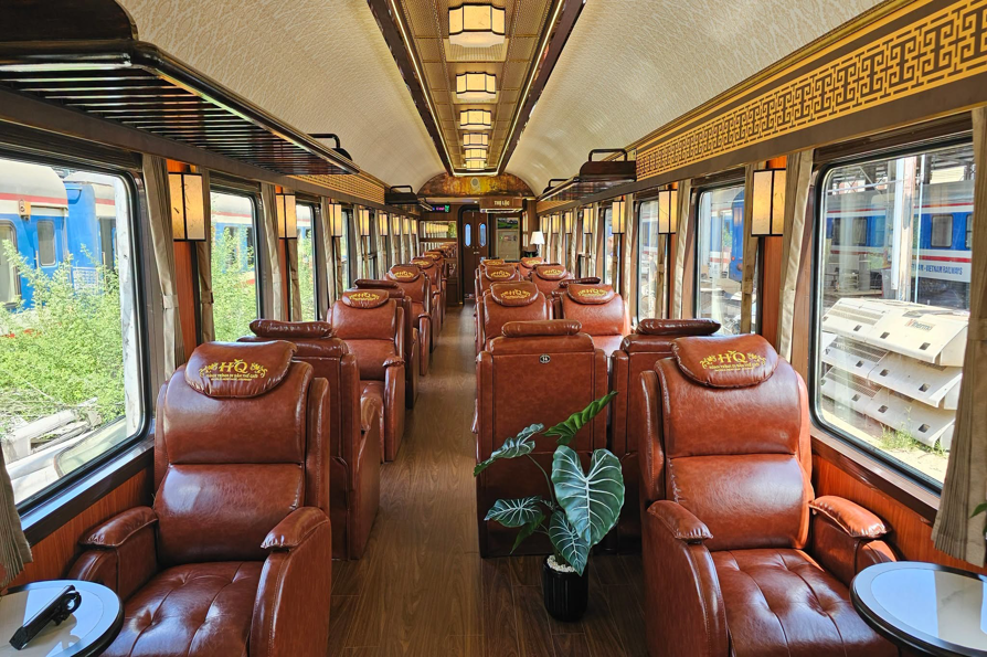 Hue – Phong Nha Heritage Train Experience | Da Nang – Hue – Phong Nha Cave – Ba Na Hills – Son Tra – Hoi An – Da Nang