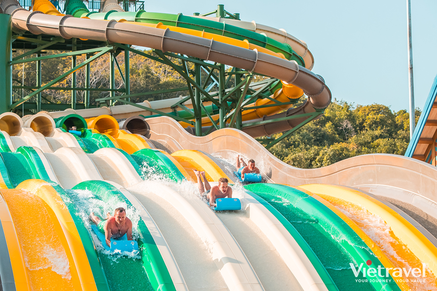 Phu Quoc: Hon Thom Nature Park – Sunset Town – Grand World Sea-Crossing Cable Car – Aquatopia Water Park