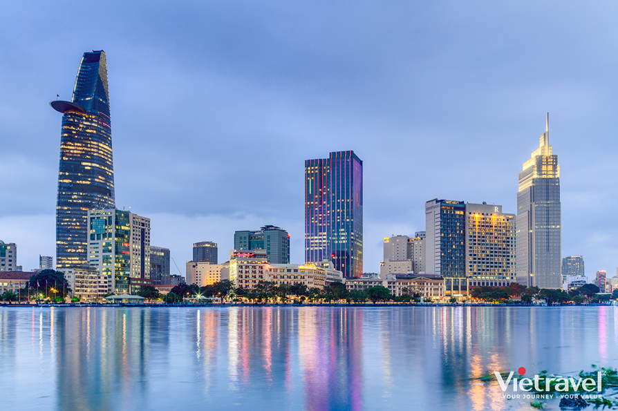 Exploring Ho Chi Minh City: Post Office – Notre-Dame Cathedral – Independence Palace – Double-Decker Bus – Saigon Waterbus – Evening Cruise