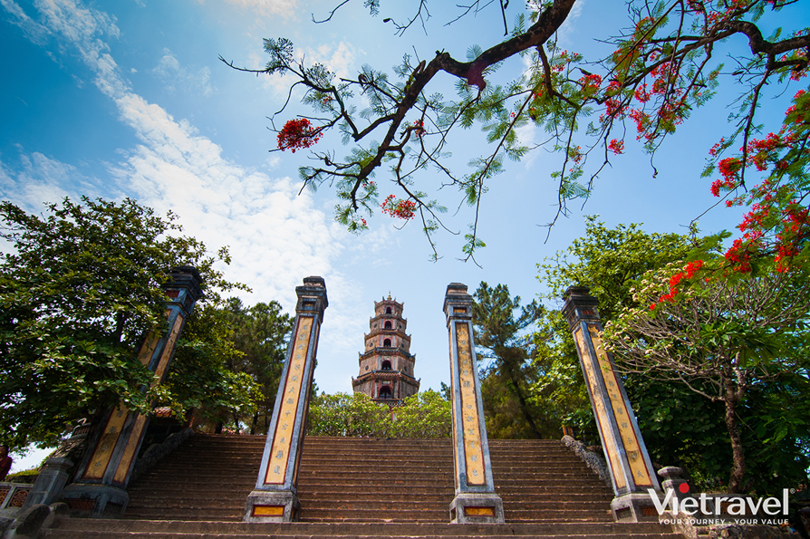 Da Nang – Hue – Lap An Lagoon – La Vang – Phong Nha Cave – Ba Na Hills – Golden Bridge – Son Tra – Hoi An – Da Nang