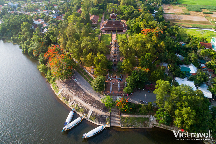 Da Nang – Hue – Ba Na Hills – Hoi An Ancient Town – Thuy Xuan Incense Village – Lap An Lagoon – Son Tra Peninsula