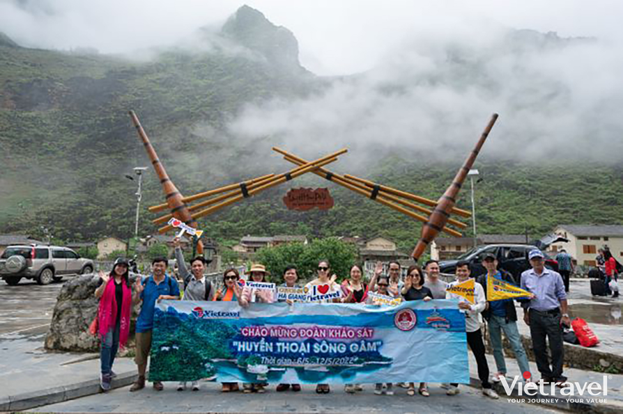 Northeast: Ha Noi – Ha Giang – Quan Ba – Dong Van – Ma Pi Leng – Meo Vac – White Cliff Hike – Free Nho Que River Cruise