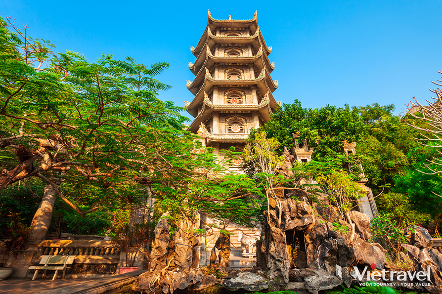 Da Nang – Ba Na Hills – Hoi An – Phong Nha – Hue – Golden Bridge – Thuy Xuan Incense Village – Hue Plaza
