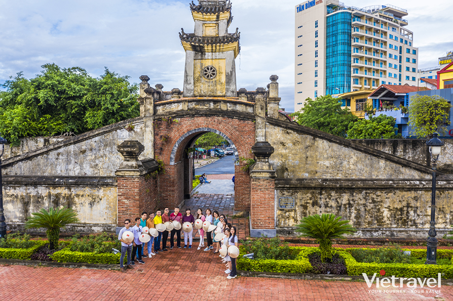 Da Nang – Hue – Lap An Lagoon – La Vang – Phong Nha & Paradise Caves – Ba Na Hills – Golden Bridge – Son Tra – Hoi An – Da Nang