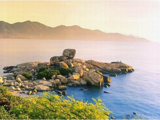 Can Tho - Nha Trang – Do Theatre - I-Resort Hot Springs - Hon Chong - Monkey Island - VinWonders