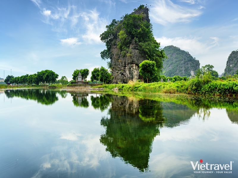 Bac Kan – Cao Bang – Lang Son – Ba Be Lake – Pac Bo – Ban Gioc Waterfall – Nguom Ngao Cave – Khuoi Ky Stone Village – Chi Lang Pass