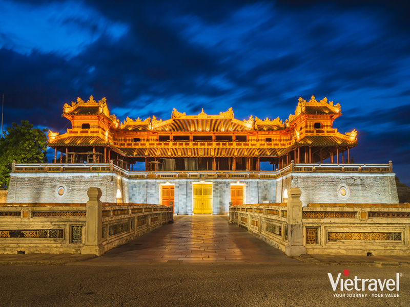 Da Nang – Hue – Ba Na Hills – Hoi An Ancient Town – Thuy Xuan Incense Village – Lap An Lagoon – Son Tra Peninsula