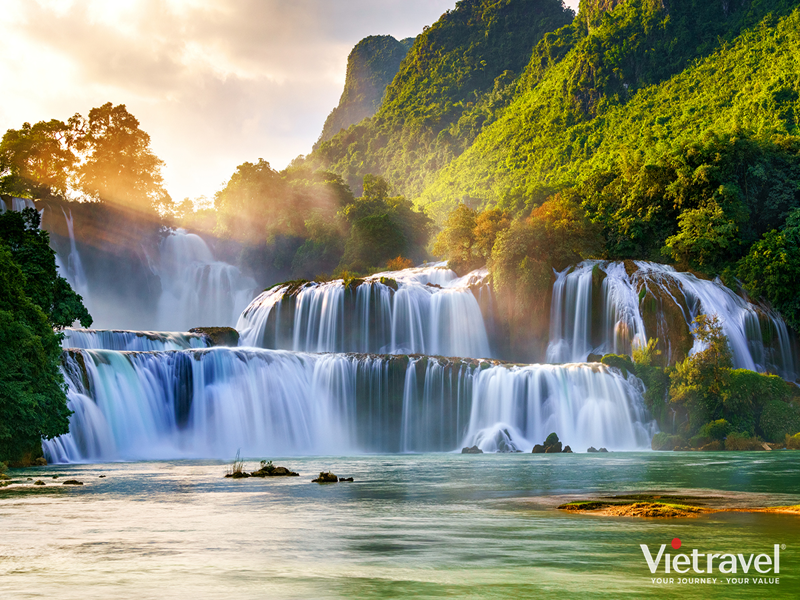 Essence of the Far North – Colours of the Highlands: Ha Noi – Lang Son – Cao Bang – Ban Gioc Waterfall – Ha Giang – Dong Van – Lung Cu