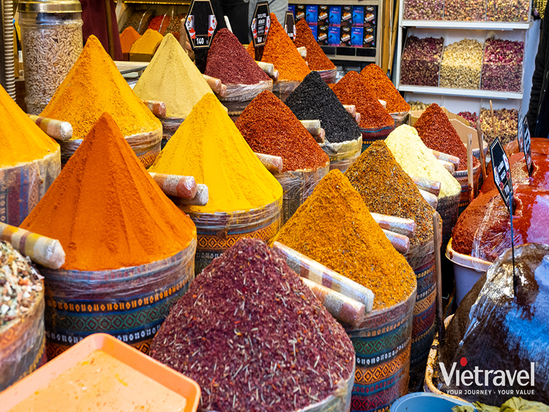 Turkey: Istanbul – Canakkale – Kusadasi – Pamukkale – Cappadocia – Ankara (Following the Trojan Horse, Cotton Castle and a cave hotel stay)