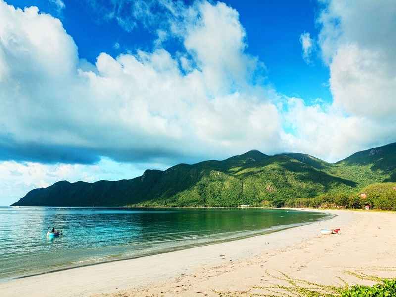 Con Dao – Paradise of the Sea – Touching the Blue of the Ocean – Pilgrimage to a Spiritual Land