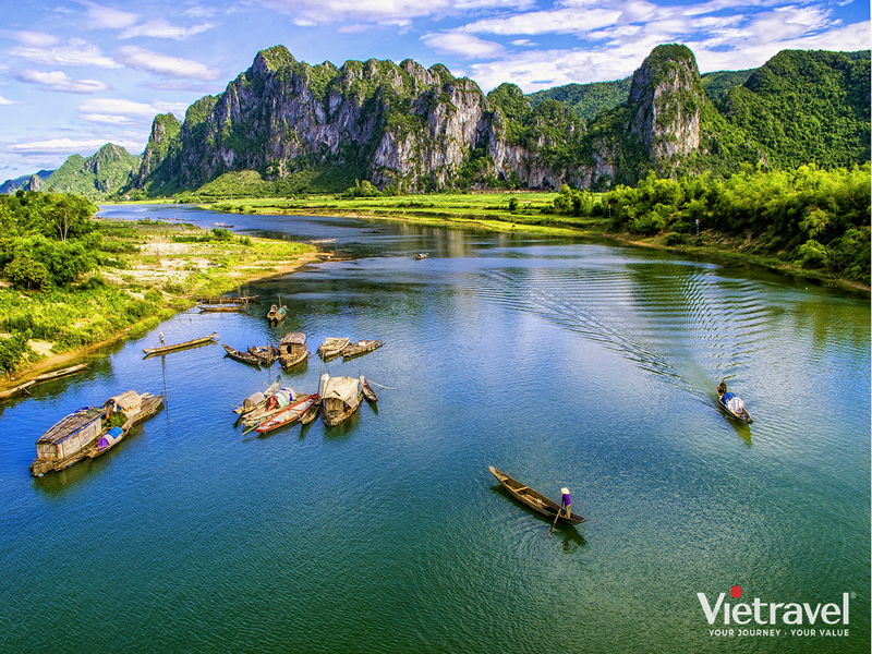 Hue – Imperial City – Kien Trung Palace – Phong Nha – Da Nang – Ba Na Hills – Hoi An | Heritage Train Experience