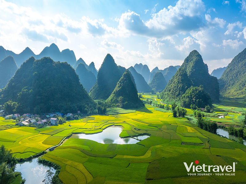 Ha Giang – Dong Van – Ma Pi Leng – Meo Vac – Cao Bang – Ban Gioc Waterfall – Ba Be Lake – Ha Noi