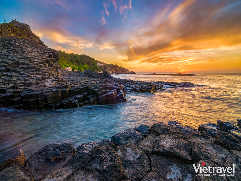 Nha Trang - Phu Yen: Doc Let - Ganh Da Dia - Mui Dien - Nghinh Phong Tower - VinWonders Nha Trang