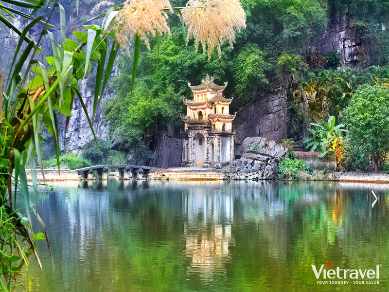 Ha Noi – Thang Long Imperial Citadel – Bai Dinh Pagoda – Trang An – Tuyet Tinh Coc – Ha Long Bay