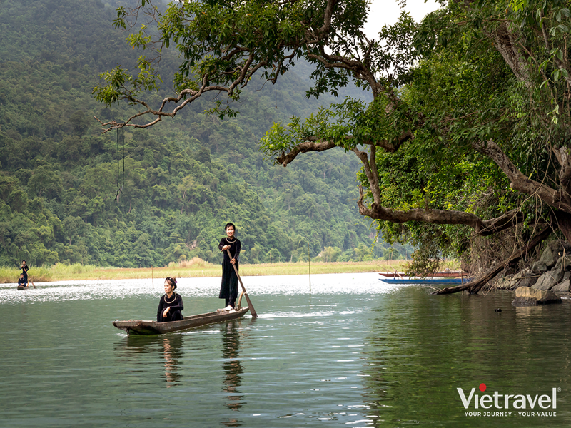 Ha Giang – Dong Van – Ma Pi Leng Pass – Meo Vac – Cao Bang – Ban Gioc Waterfall – Ba Be Lake – Ha Noi