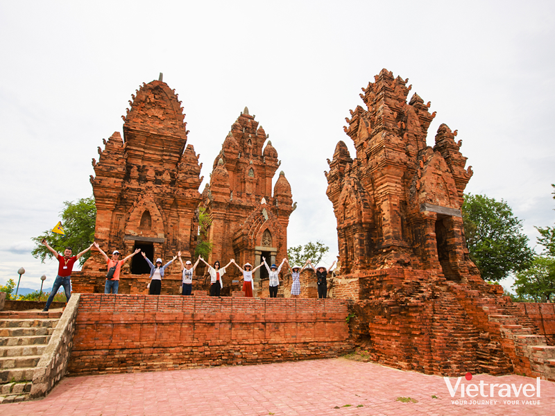 Mui Ne – Phan Thiet – Po Sah Inu Cham Towers – Golden Sand Dunes – 4-Star Equivalent Resort