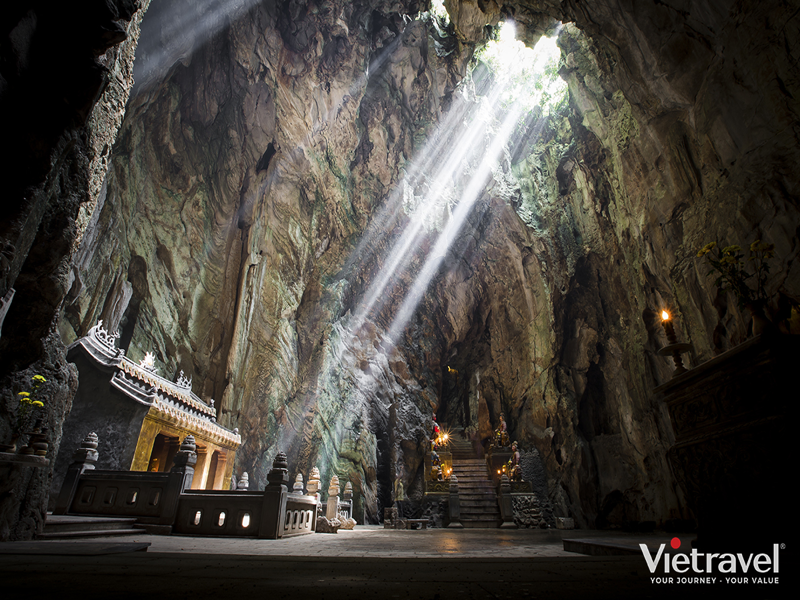 Da Nang – Ba Na Hills – Hoi An – Phong Nha – Hue – Golden Bridge – Thuy Xuan Incense Village – Hue Plaza