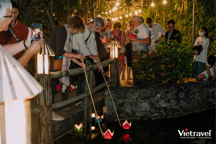 Da Nang – Ba Na – Golden Bridge – Son Tra – My Khe Beach – Hoi An – Da Nang – 